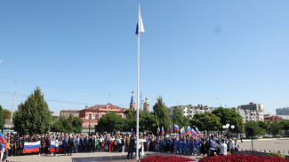 В Астрахани отмечают День государственного флага России