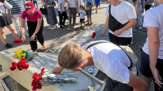 В Астрахани почтили память погибших в теракте на Кировском рынке