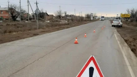 Под Астраханью 13-летняя девочка получила ушиб после наезда автомобиля