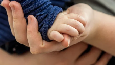 13-летняя астраханка стала самой молодой мамой в 2021 году
