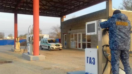 В Трусовском районе Астрахани закрыли заправку из-за угрозы жизни людей