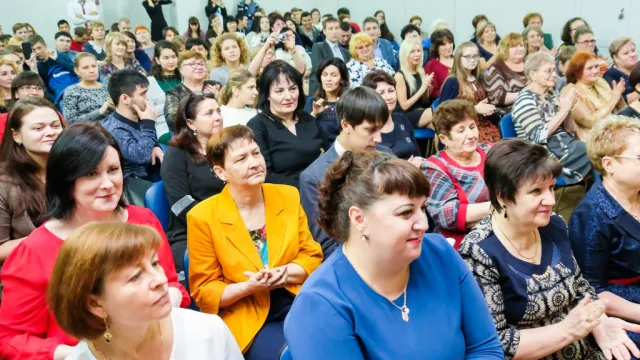 В Астрахани кураторам ссузов предлагают платить за классное руководство