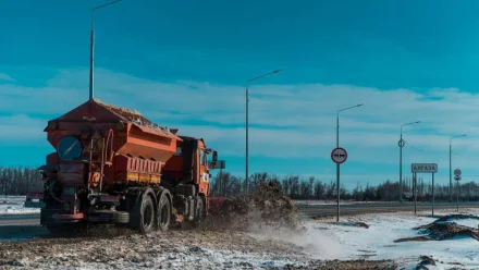 На зимнее содержание астраханских дорог выделили более 120 млн рублей