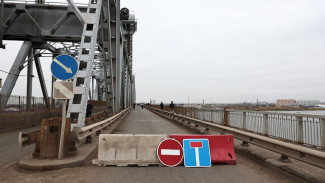 В Астрахани на Старом мосту в выходные снова введут реверсивное движение