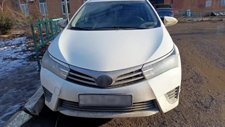 В Астрахани арестовали иномарку водителя, задолжавшего по штрафам почти полмиллиона рублей