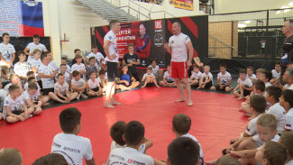 В Астрахани прошёл мастер-класс знаменитого спортсмена Сергея Никитина 