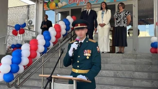 Астраханские участники СВО поздравили школьников с Днём знаний