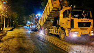 За одну ночь на двух улицах Астрахани уложили новый асфальт