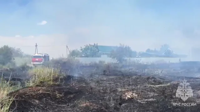 Под Астраханью произошёл пожар площадью 1,5 тысячи кв. метров