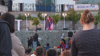 “Музыка на траве” и первомайский концерт: как астраханцы провели выходные
