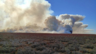 Астраханцы снова могут почувствовать запах гари сегодня ночью