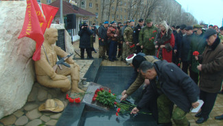 В Астрахани почтили память павших воинов-афганцев 