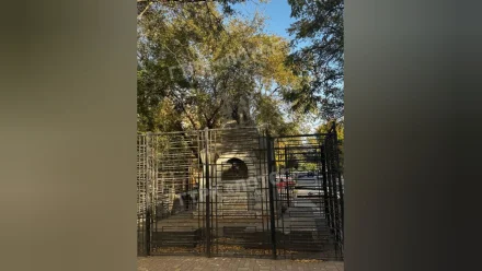 В Астрахани восстановят отвалившуюся руку памятника Александру Трусову