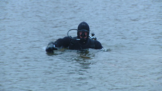 Астраханские водолазы проверили места для крещенских купаний