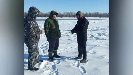 В Астраханской области спасли мужчину, провалившегося под лёд