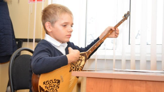 Под Астраханью для детской школы искусств закупили музыкальные инструменты