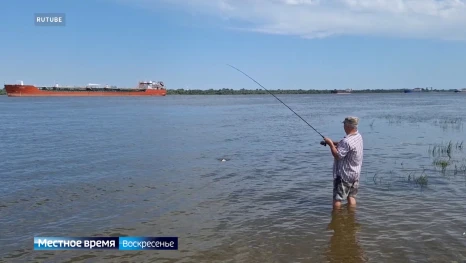 Астраханские рыбаки прикармливают рыбу кукурузой в медовом соусе