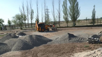 В Астрахани в микрорайоне Сабанс-Яр возводят открытый спорткомплекс 