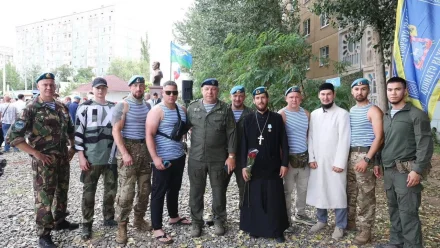 Игорь Бабушкин поздравил десантников с Днём ВДВ