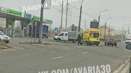 В Астрахани машина скорой помощи столкнулась с «Девяткой»
