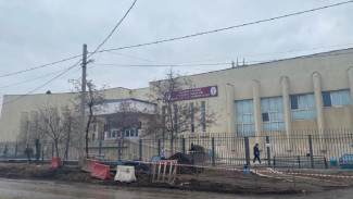 Провал ассенизатора под землю в Астрахани не связан с качеством дороги