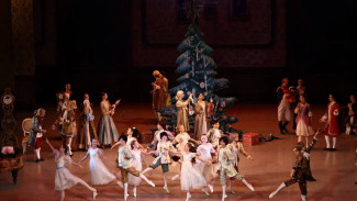 Игорь Бабушкин посетил балет «Щелкунчик» вместе с семьями участников СВО