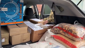 Астраханские ветераны Росгвардии передали гумпомощь подшефной школе в Запорожской области