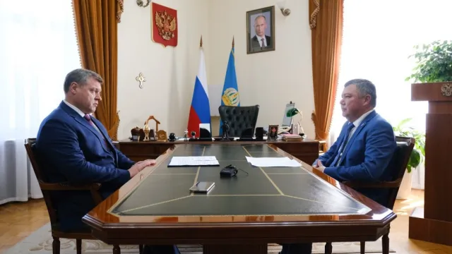 По понтонному мосту через реку Бузан начали бесплатно ездить автобусы