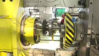 На АТРЗ запустили новый пресс для колесных пар