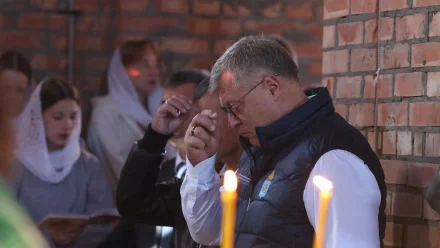 Игорь Бабушкин посетил праздничную божественную литургию в Астрахани