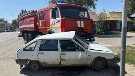 В Астрахани произошло ДТП с участием пожарной машины