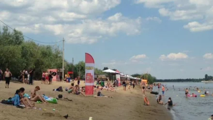 В Астрахани официально открыли пляж на Городском острове