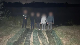 В Астрахани задержали трёх парней за незаконный вылов раков