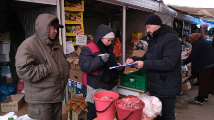 В Астрахани на «Больших Исадах» пресекали незаконную торговлю