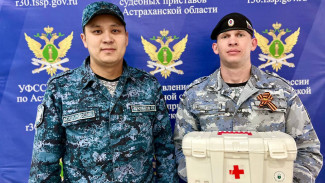 В Астрахани приставы спасли женщину во время приступа эпилепсии