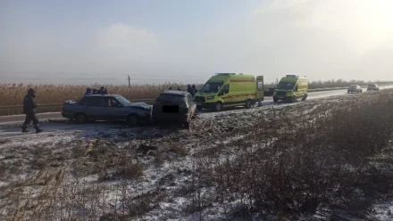 В Астраханской области в массовом ДТП пострадали 3 человека