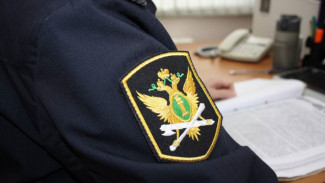 Под Астраханью пристав подозревается в превышении полномочий