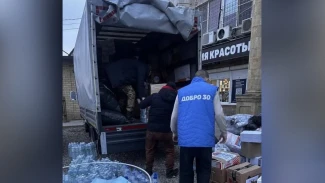 Астраханские волонтёры преодолели 3,5 тыс. км, чтобы доставить бойцам СВО новогодний гумгруз 