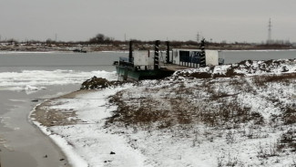 В Астраханской области приостановили работу двух понтонов из-за движения льда