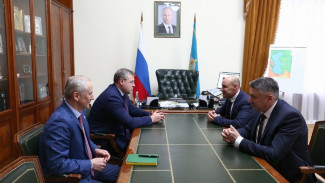 В Астрахани Игорь Бабушкин встретился с главами двух районов области