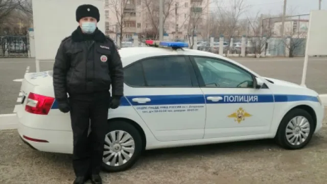 В Астрахани полицейский спас мужчину с сердечным приступом