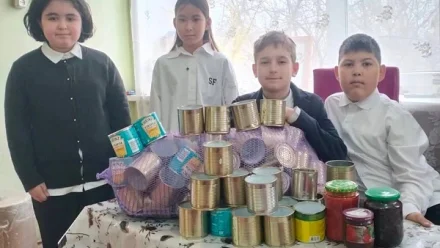 Школьники из астраханского села Растопуловка помогают бойцам СВО