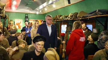 Глава Астраханской области посетил «Поезд Победы»
