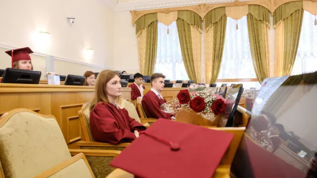 В Думе Астраханской области вручили дипломы выпускникам РАНХиГС