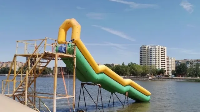 В Астрахани выявили опасную водную горку