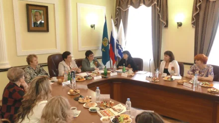 Глава Астрахани Мария Пермякова наградила лучших учителей и воспитателей