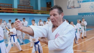 Титулованный мастер каратэ провёл мастер-класс для астраханских спортсменов