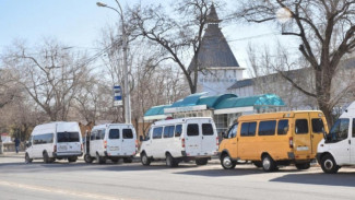 В Астрахани временно изменили три маршрута общественного транспорта