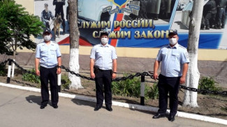 Полицейские вытащили из воды астраханку, тонувшую в городском канале