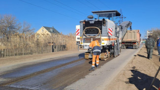 Ремонт дорог в Астрахани стартовал с Фунтовского шоссе